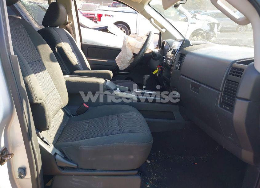 Photo 5 of 2014 Nissan Titan SV (VIN 1N6BA0ED4EN514782)