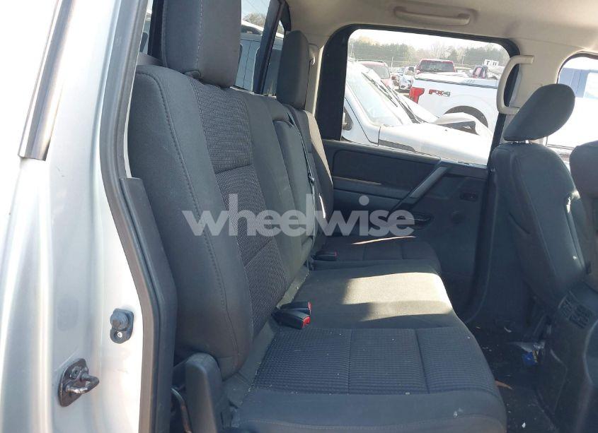 Photo 8 of 2014 Nissan Titan SV (VIN 1N6BA0ED4EN514782)