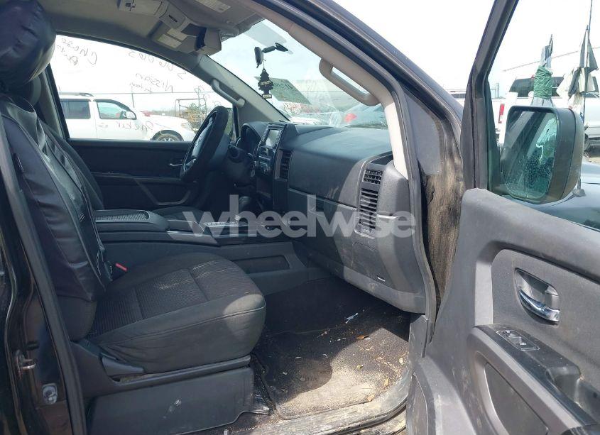 Photo 5 of 2015 Nissan Titan SV (VIN 1N6BA0ED7FN506063)