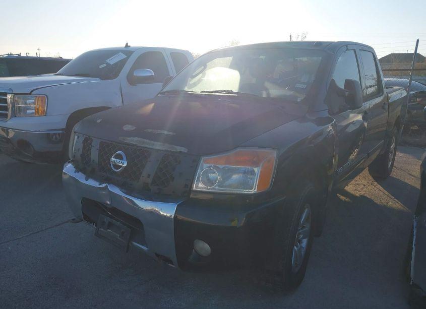 Photo 2 of 2011 Nissan Titan SV (VIN 1N6BA0ED8BN324673)