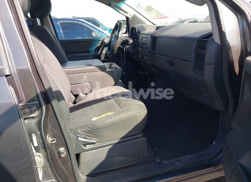 Photo 5 of 2010 Nissan Titan SE (VIN 1N6BA0EJ5AN304045)