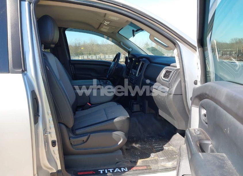 Photo 5 of 2017 Nissan Titan XD S DIESEL (VIN 1N6BA1C37HN553452)