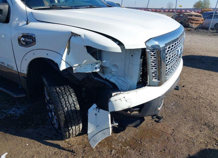 Photo 6 of 2016 Nissan Titan XD PLATINUM RESERVE DIESEL (VIN 1N6BA1F26GN507323)