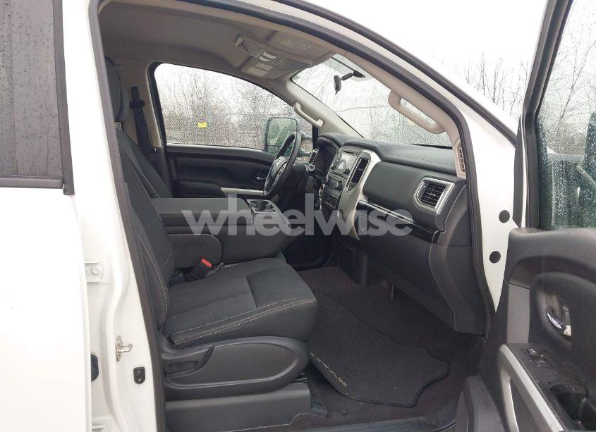 Photo 5 of 2017 Nissan Titan XD SV DIESEL (VIN 1N6BA1F33HN530875)