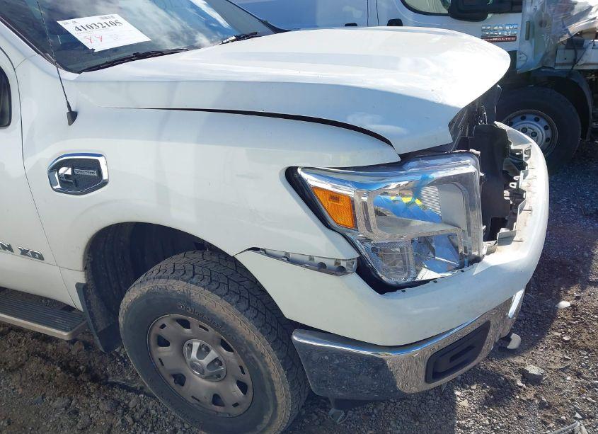 Photo 18 of 2017 Nissan Titan XD SV DIESEL (VIN 1N6BA1F36HN543720)