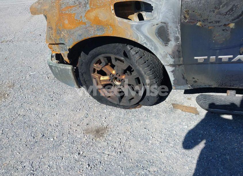 Photo 11 of 2016 Nissan Titan XD SL DIESEL (VIN 1N6BA1F40GN515788)