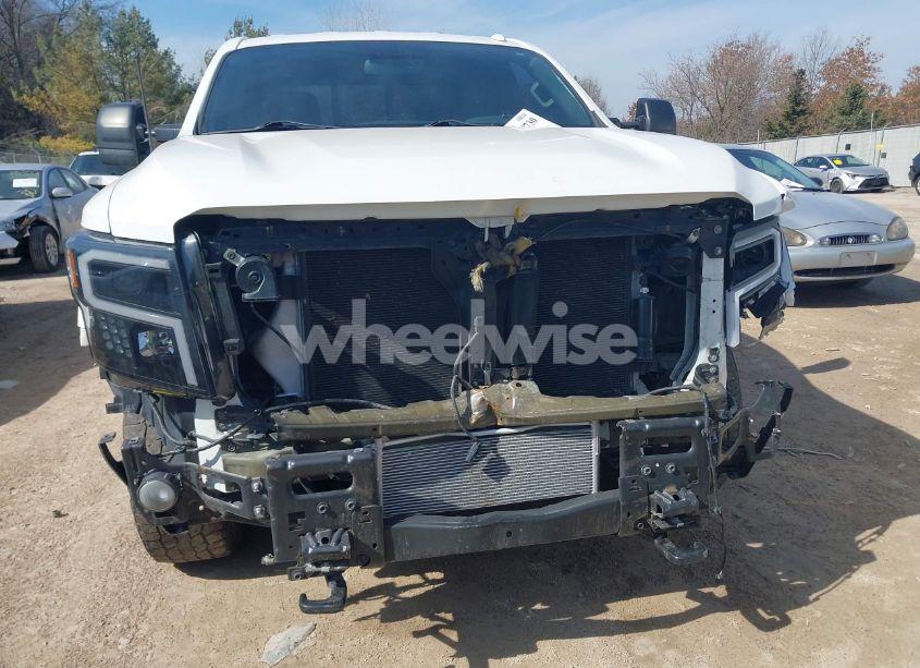 Photo 6 of 2018 Nissan Titan XD SV DIESEL (VIN 1N6BA1F40JN523851)