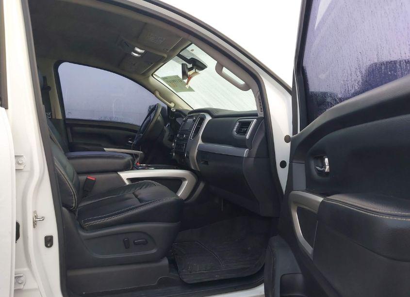 Photo 5 of 2017 Nissan Titan XD PRO-4X DIESEL (VIN 1N6BA1F41HN509869)