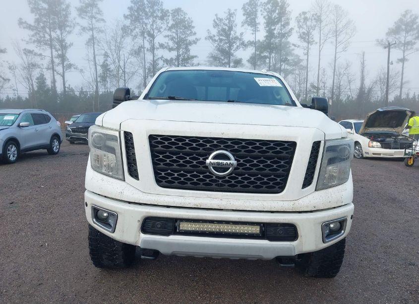 Photo 6 of 2017 Nissan Titan XD PRO-4X DIESEL (VIN 1N6BA1F41HN509869)