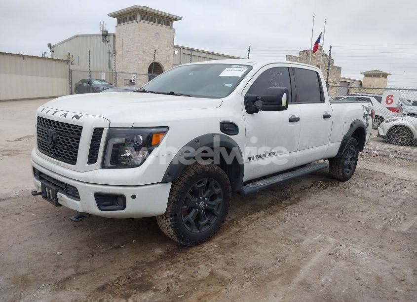 Photo 2 of 2018 Nissan Titan XD SV DIESEL (VIN 1N6BA1F41JN517234)