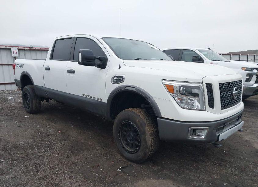 2018 Nissan Titan XD PRO-4X DIESEL (VIN 1N6BA1F41JN528055) main photo