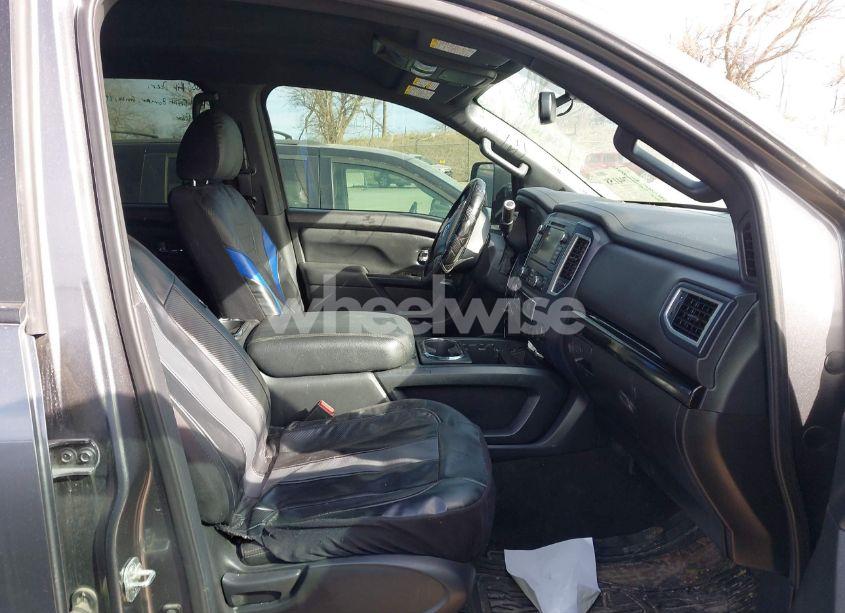 Photo 5 of 2019 Nissan Titan XD SV DIESEL (VIN 1N6BA1F41KN529532)