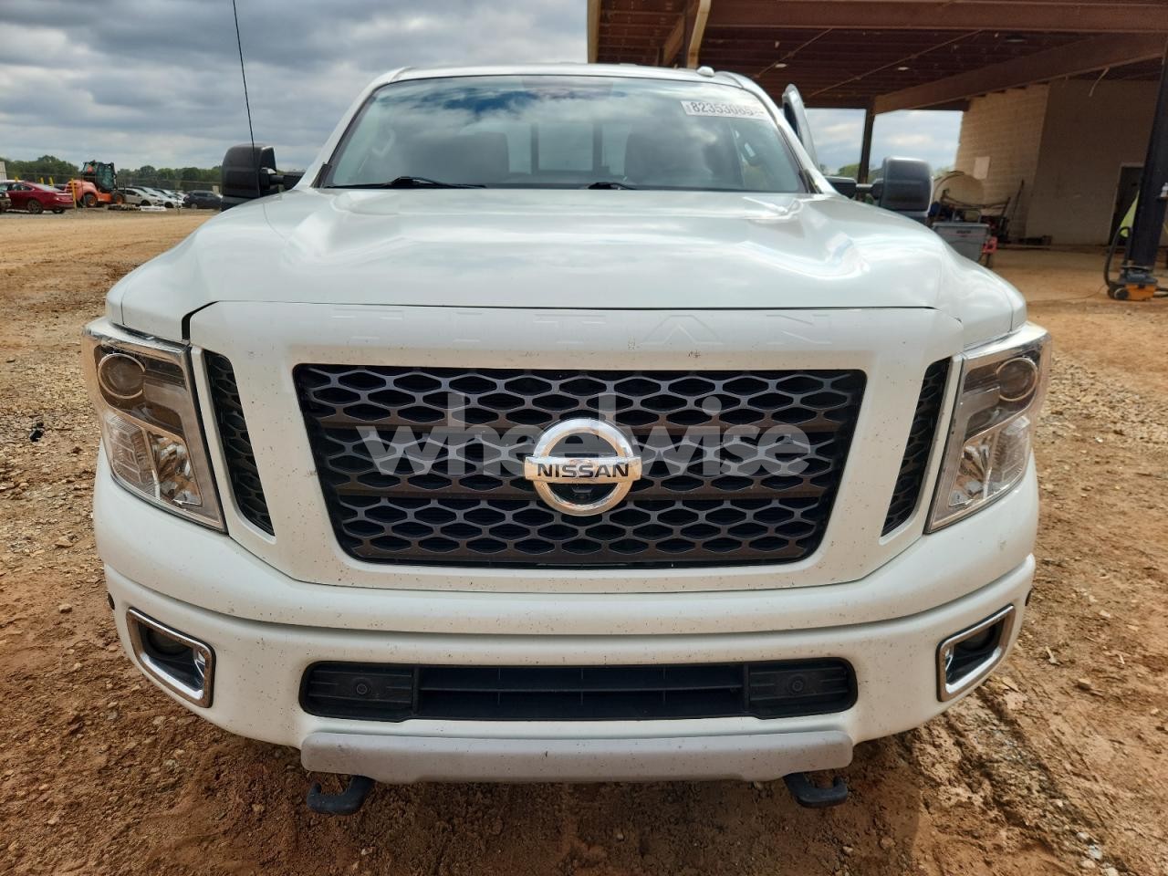 Photo 5 of 2018 NISSAN TITAN XD SL N/A (VIN 1N6BA1F42JN515203)