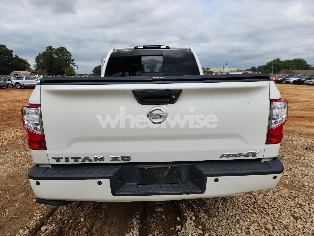 Photo 6 of 2018 NISSAN TITAN XD SL N/A (VIN 1N6BA1F42JN515203)