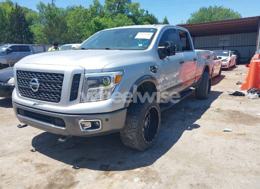 Photo 2 of 2019 Nissan Titan XD PRO-4X DIESEL (VIN 1N6BA1F42KN506504)