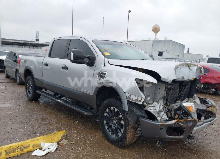 2016 Nissan Titan XD PRO-4X DIESEL (VIN 1N6BA1F44GN505507) main photo