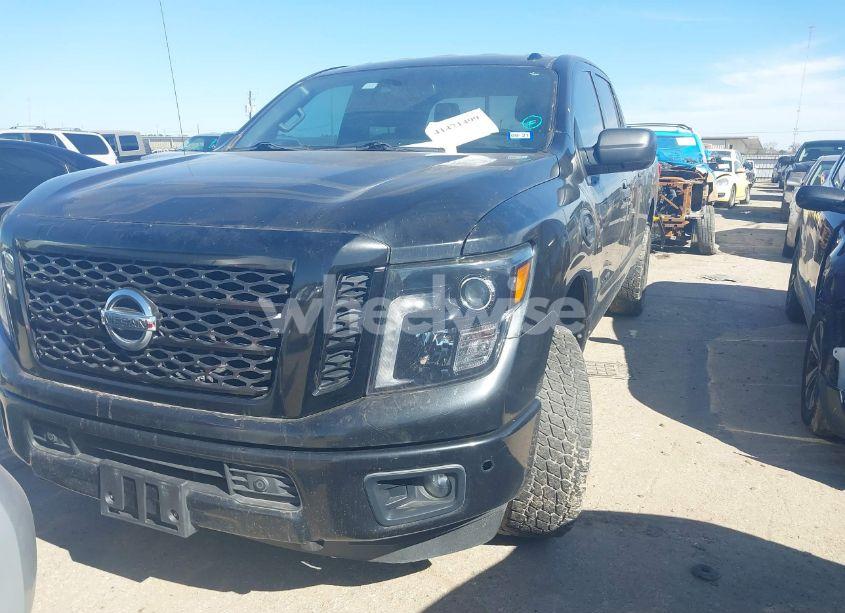 Photo 2 of 2018 Nissan Titan XD SV DIESEL (VIN 1N6BA1F44JN522847)