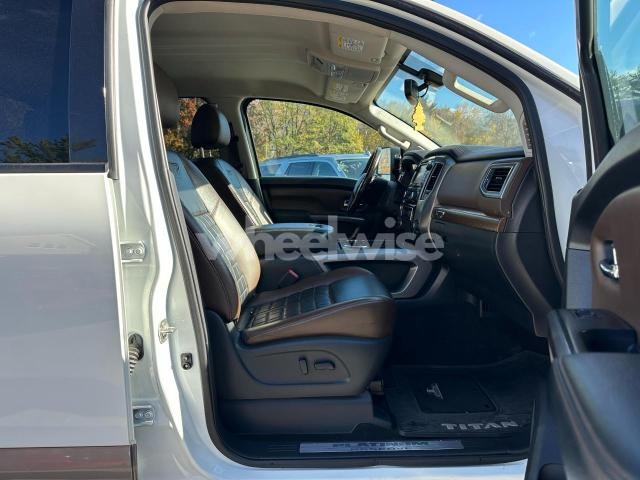 Photo 10 of 2018 NISSAN TITAN XD SL N/A (VIN 1N6BA1F44JN526705)