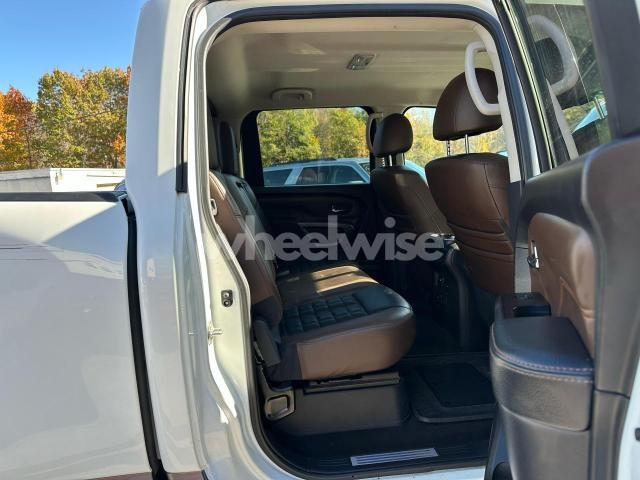 Photo 3 of 2018 NISSAN TITAN XD SL N/A (VIN 1N6BA1F44JN526705)