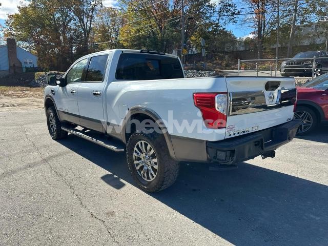 Photo 4 of 2018 NISSAN TITAN XD SL N/A (VIN 1N6BA1F44JN526705)