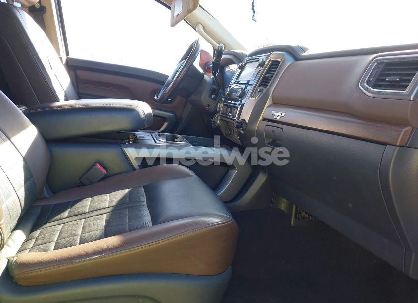 Photo 5 of 2016 Nissan Titan XD PLATINUM RESERVE DIESEL (VIN 1N6BA1F45GN501692)