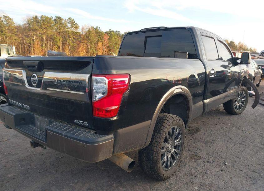Photo 4 of 2016 Nissan Titan XD PLATINUM RESERVE DIESEL (VIN 1N6BA1F45GN506729)
