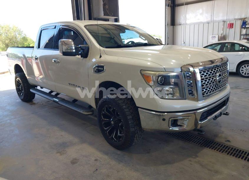 2016 Nissan Titan XD SL DIESEL (VIN 1N6BA1F45GN517262) main photo