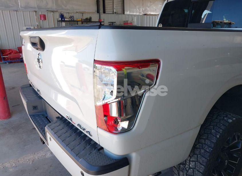 Photo 6 of 2016 Nissan Titan XD SL DIESEL (VIN 1N6BA1F45GN517262)