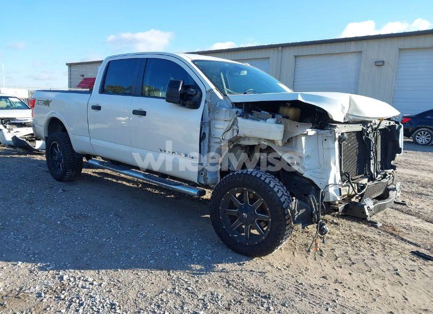 2017 Nissan Titan XD PRO-4X DIESEL (VIN 1N6BA1F45HN510961) main photo
