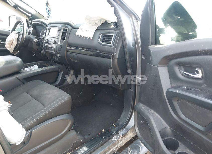 Photo 5 of 2018 Nissan Titan XD SV DIESEL (VIN 1N6BA1F46JN539391)