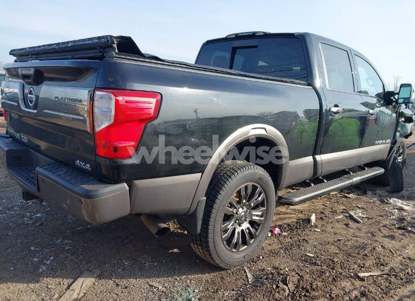 Photo 4 of 2018 Nissan Titan XD PLATINUM RESERVE DIESEL (VIN 1N6BA1F47JN519487)