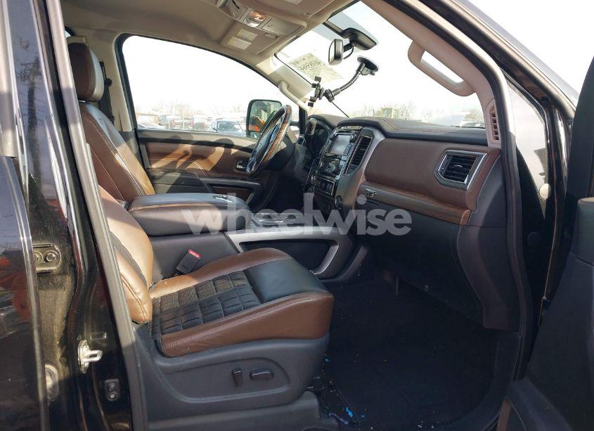 Photo 5 of 2018 Nissan Titan XD PLATINUM RESERVE DIESEL (VIN 1N6BA1F47JN519487)