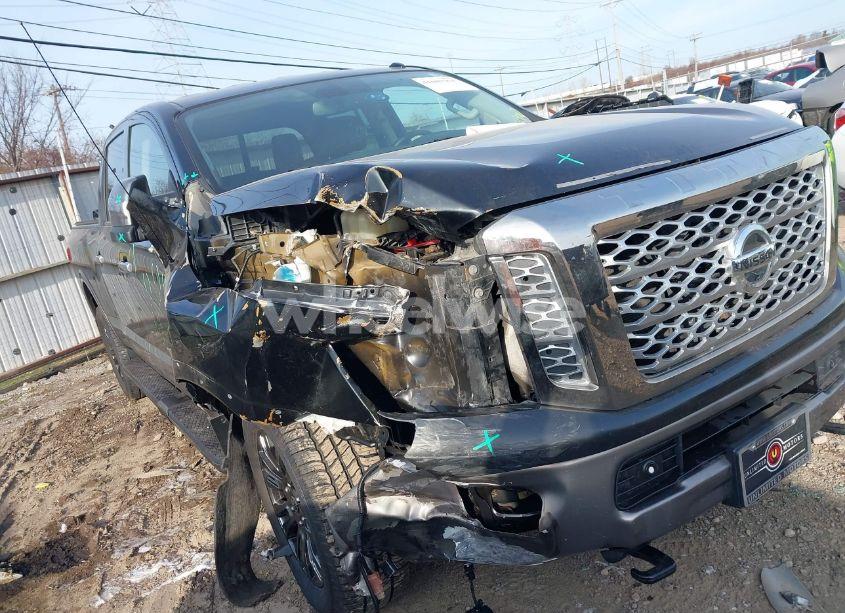 Photo 6 of 2018 Nissan Titan XD PLATINUM RESERVE DIESEL (VIN 1N6BA1F47JN519487)