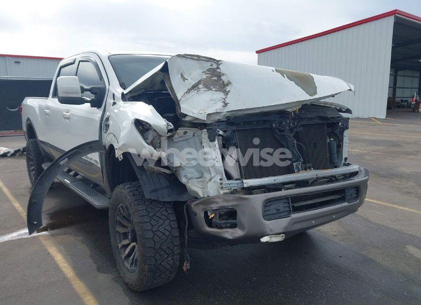 Photo 6 of 2016 Nissan Titan XD PLATINUM RESERVE DIESEL (VIN 1N6BA1F48GN514534)