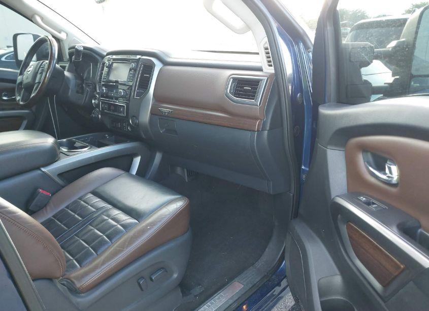 Photo 5 of 2016 Nissan Titan XD PLATINUM RESERVE DIESEL (VIN 1N6BA1F49GN502943)