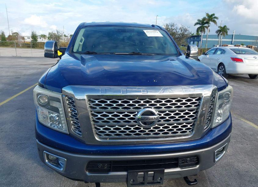 Photo 6 of 2016 Nissan Titan XD PLATINUM RESERVE DIESEL (VIN 1N6BA1F49GN502943)