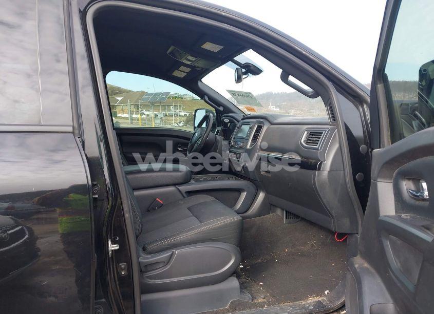 Photo 5 of 2018 Nissan Titan XD SV DIESEL (VIN 1N6BA1F49JN521838)