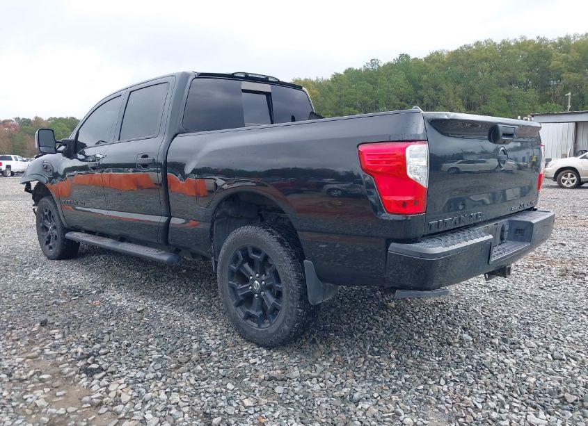 Photo 3 of 2019 Nissan Titan XD SL DIESEL (VIN 1N6BA1F49KN511912)