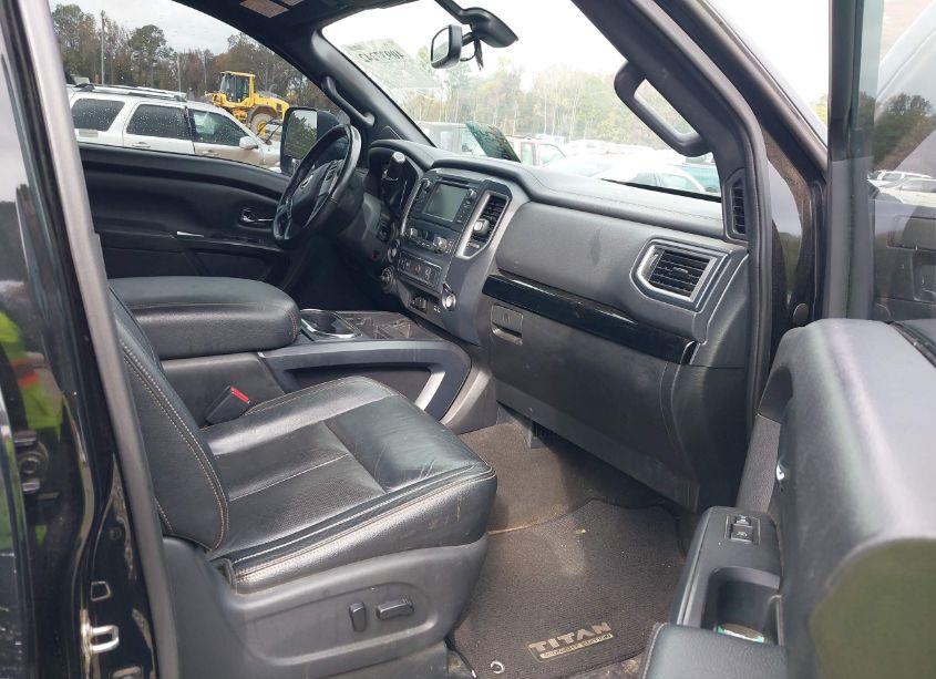 Photo 5 of 2019 Nissan Titan XD SL DIESEL (VIN 1N6BA1F49KN511912)