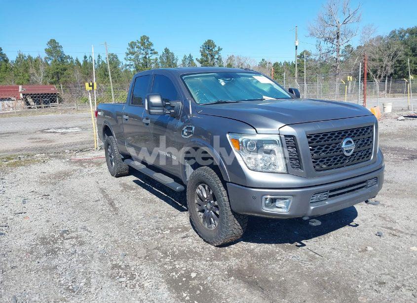 2016 Nissan Titan XD PRO-4X DIESEL (VIN 1N6BA1F4XGN517712) main photo