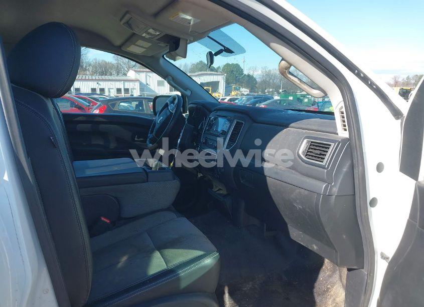 Photo 5 of 2017 Nissan Titan XD S (VIN 1N6BA1RP1HN549942)