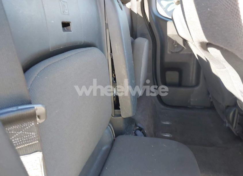 Photo 8 of 2005 Nissan Frontier XE (VIN 1N6BD06T55C447277)