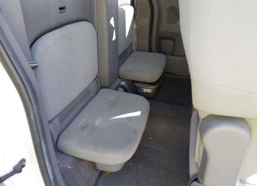 Photo 8 of 2005 Nissan Frontier XE (VIN 1N6BD06T75C424177)