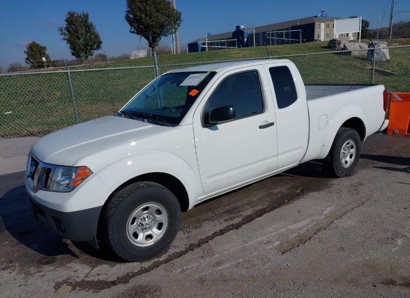 Photo 2 of 2018 Nissan Frontier S (VIN 1N6BD0CT5JN771574)
