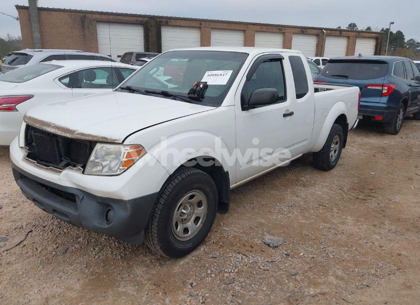 Photo 2 of 2015 Nissan Frontier S (VIN 1N6BD0CTXFN726895)