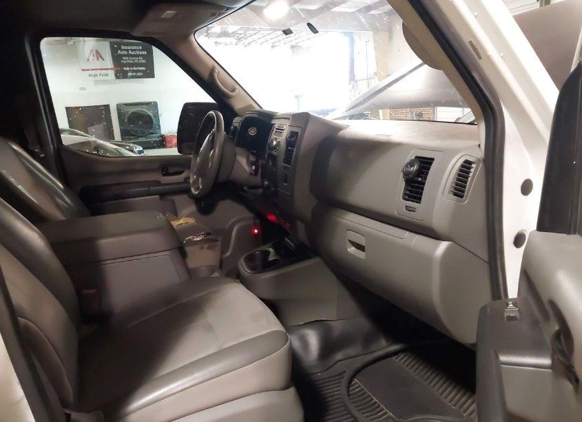 Photo 5 of 2017 Nissan Nv CARGO NV2500 HD SV V6 (VIN 1N6BF0LY9HN807363)