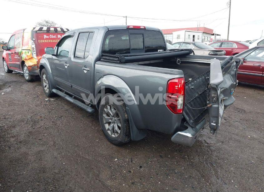 Photo 3 of 2019 Nissan Frontier SL (VIN 1N6DD0ER1KN742634)