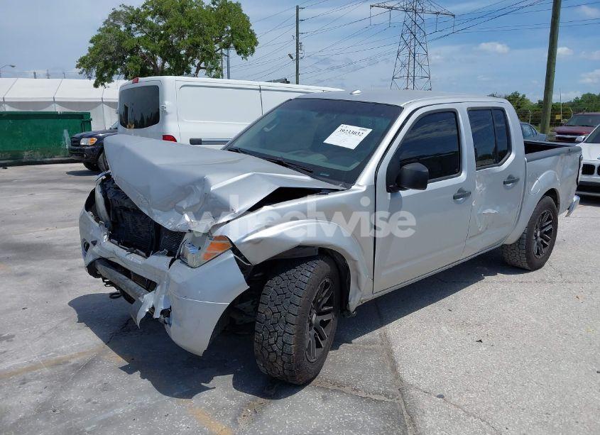 Photo 2 of 2017 Nissan Frontier SV (VIN 1N6DD0ER5HN702842)