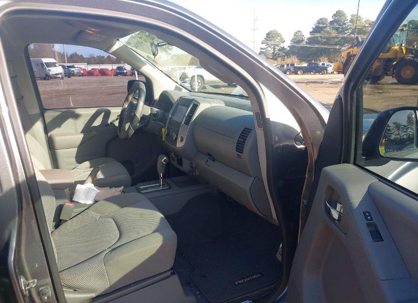 Photo 5 of 2019 Nissan Frontier SV (VIN 1N6DD0ER7KN737647)