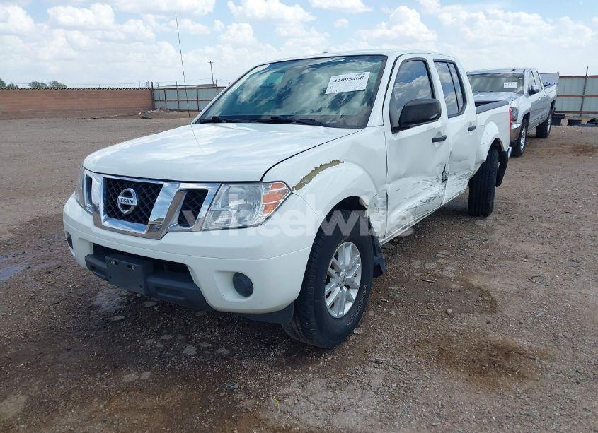 Photo 2 of 2018 Nissan Frontier SV (VIN 1N6DD0ER9JN747711)